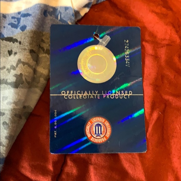 University of Kentucky women’s t-shirt! - Picture 3 of 4